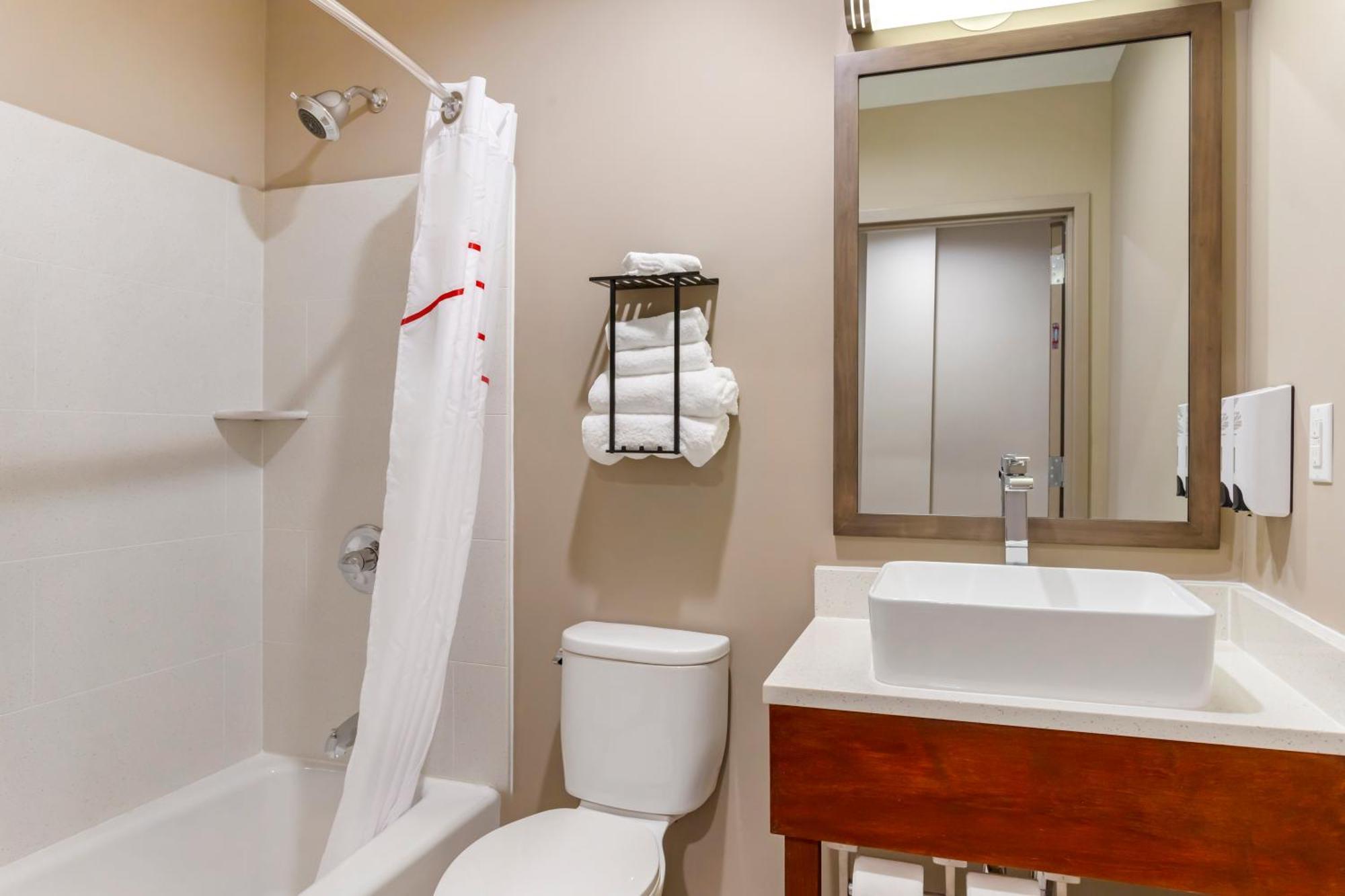 Red Roof Inn Plus Jamaica, Ny - Jfk Airport Нью-Йорк Экстерьер фото