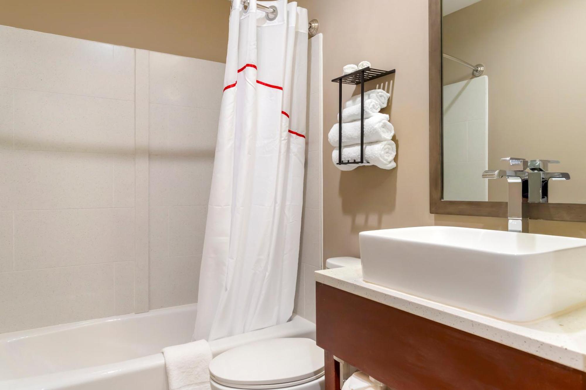 Red Roof Inn Plus Jamaica, Ny - Jfk Airport Нью-Йорк Экстерьер фото
