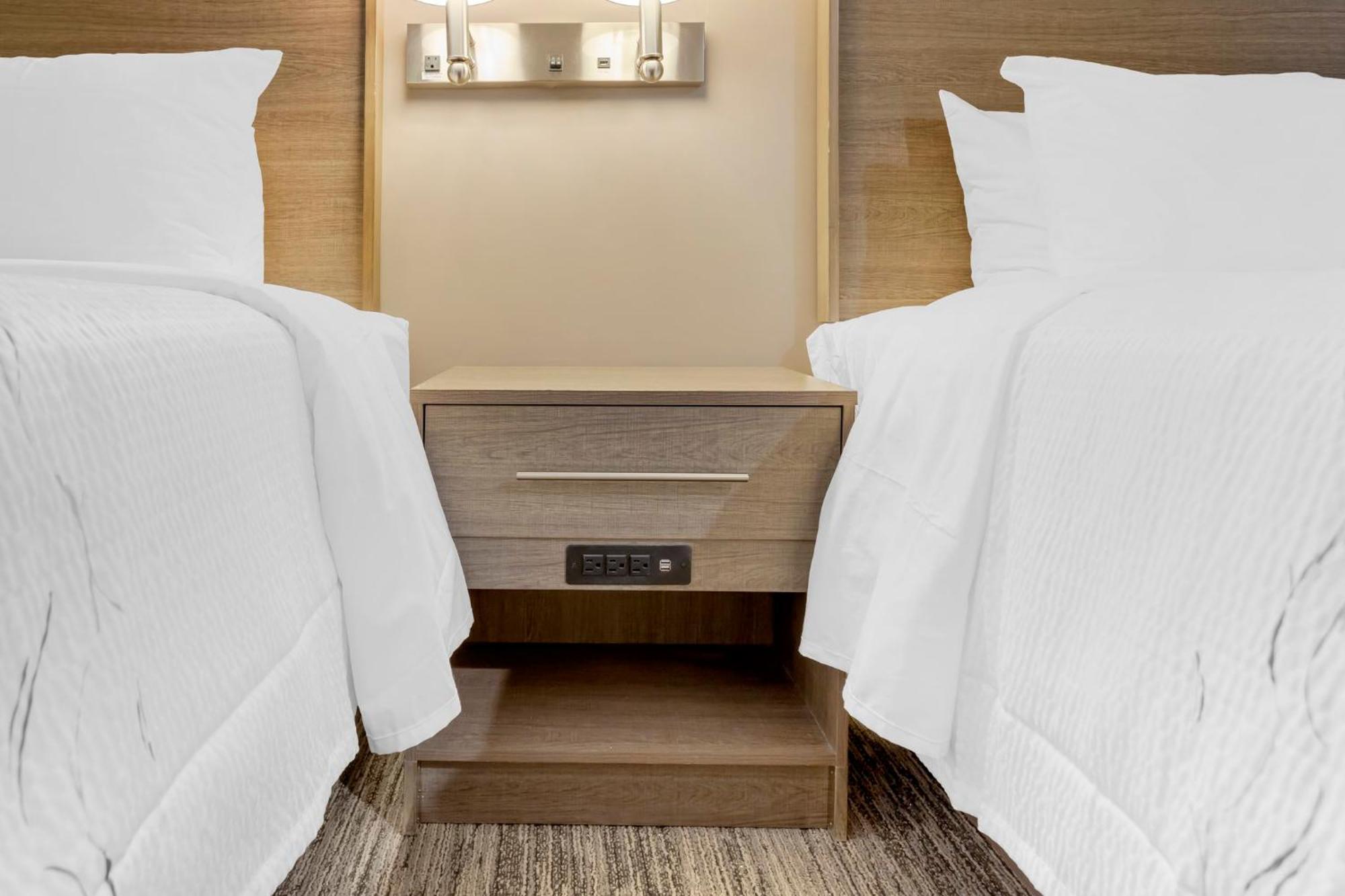 Red Roof Inn Plus Jamaica, Ny - Jfk Airport Нью-Йорк Экстерьер фото