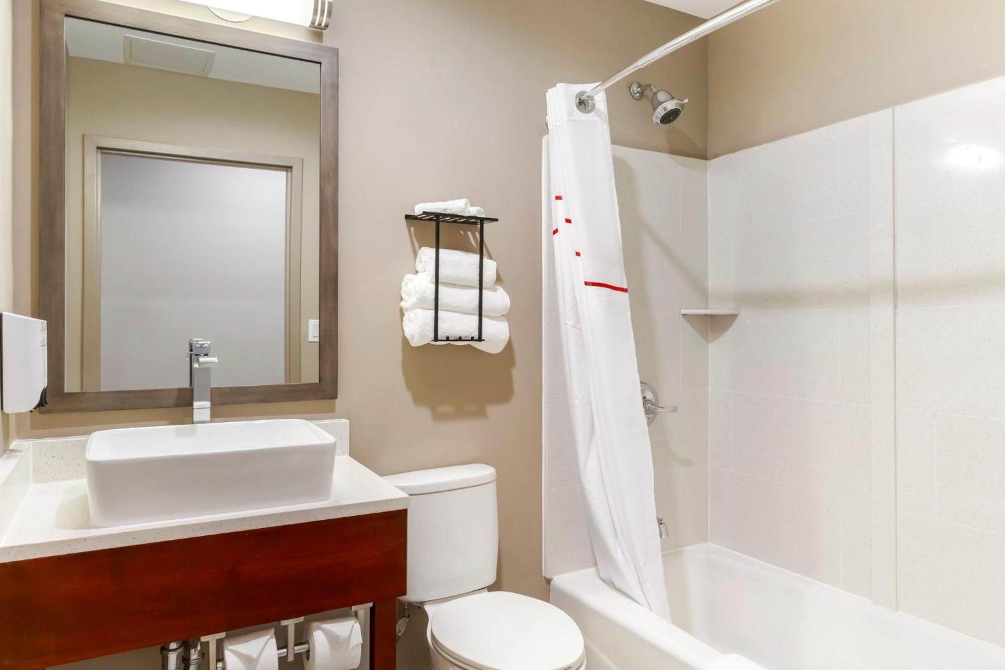 Red Roof Inn Plus Jamaica, Ny - Jfk Airport Нью-Йорк Экстерьер фото