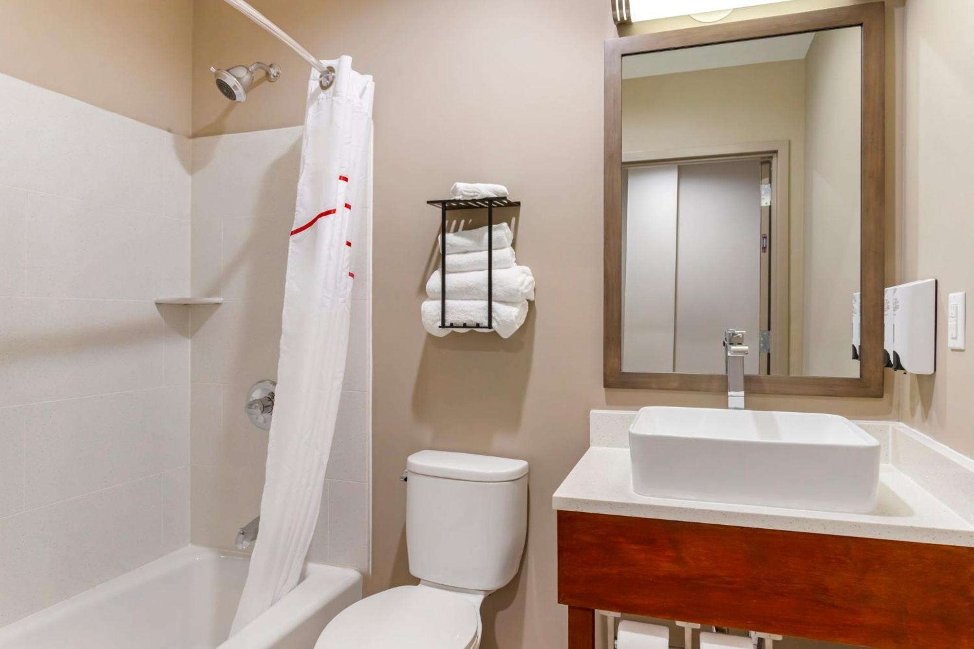 Red Roof Inn Plus Jamaica, Ny - Jfk Airport Нью-Йорк Экстерьер фото