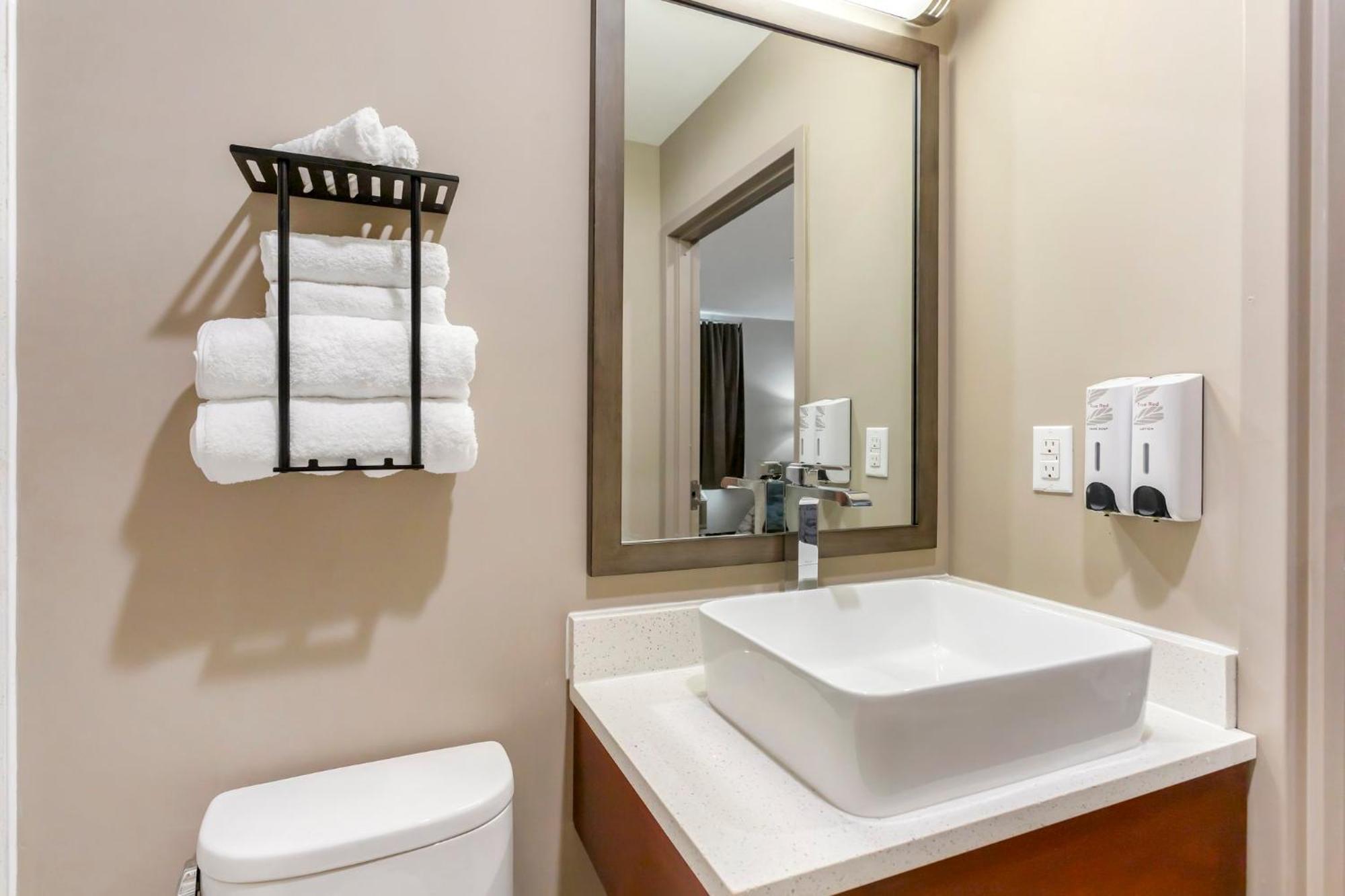Red Roof Inn Plus Jamaica, Ny - Jfk Airport Нью-Йорк Экстерьер фото